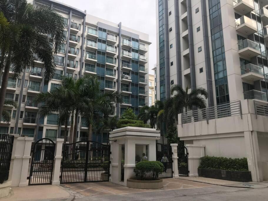 Lovely 2 Bed Room Condo Infront Of Naia Terminal 3 Manila Exterior photo