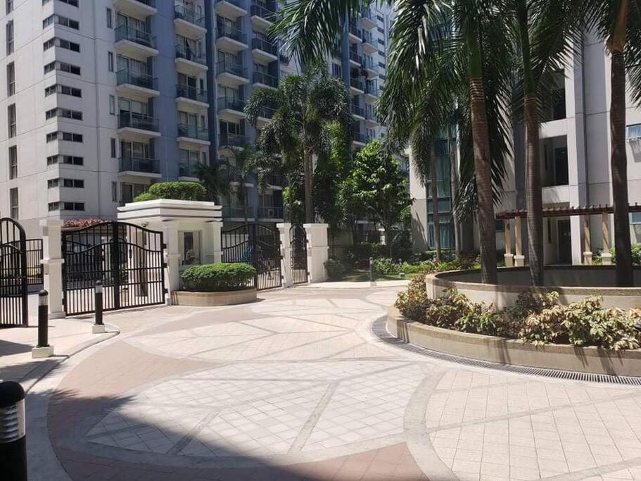 Lovely 2 Bed Room Condo Infront Of Naia Terminal 3 Manila Exterior photo